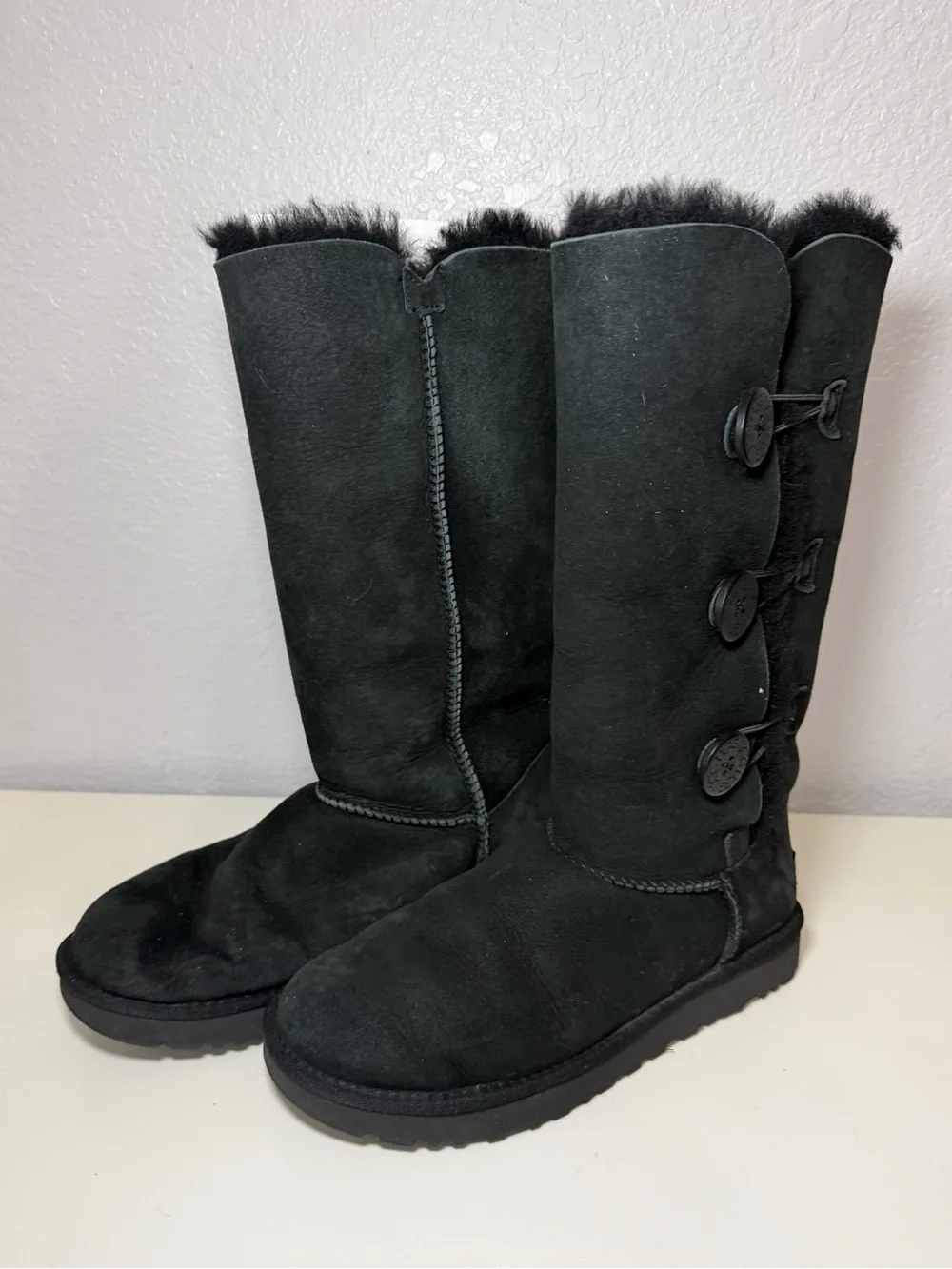 UGG Bailey Button Triplet Black Boots Worn Once Original Box DISCONTINUED STYLE!